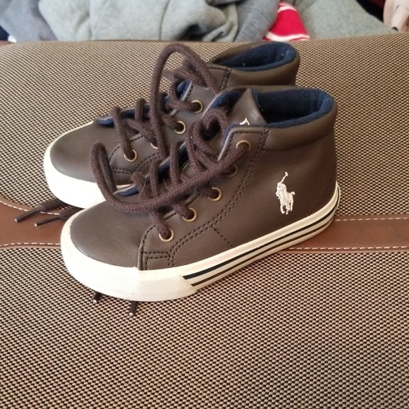 boys high top sneakers